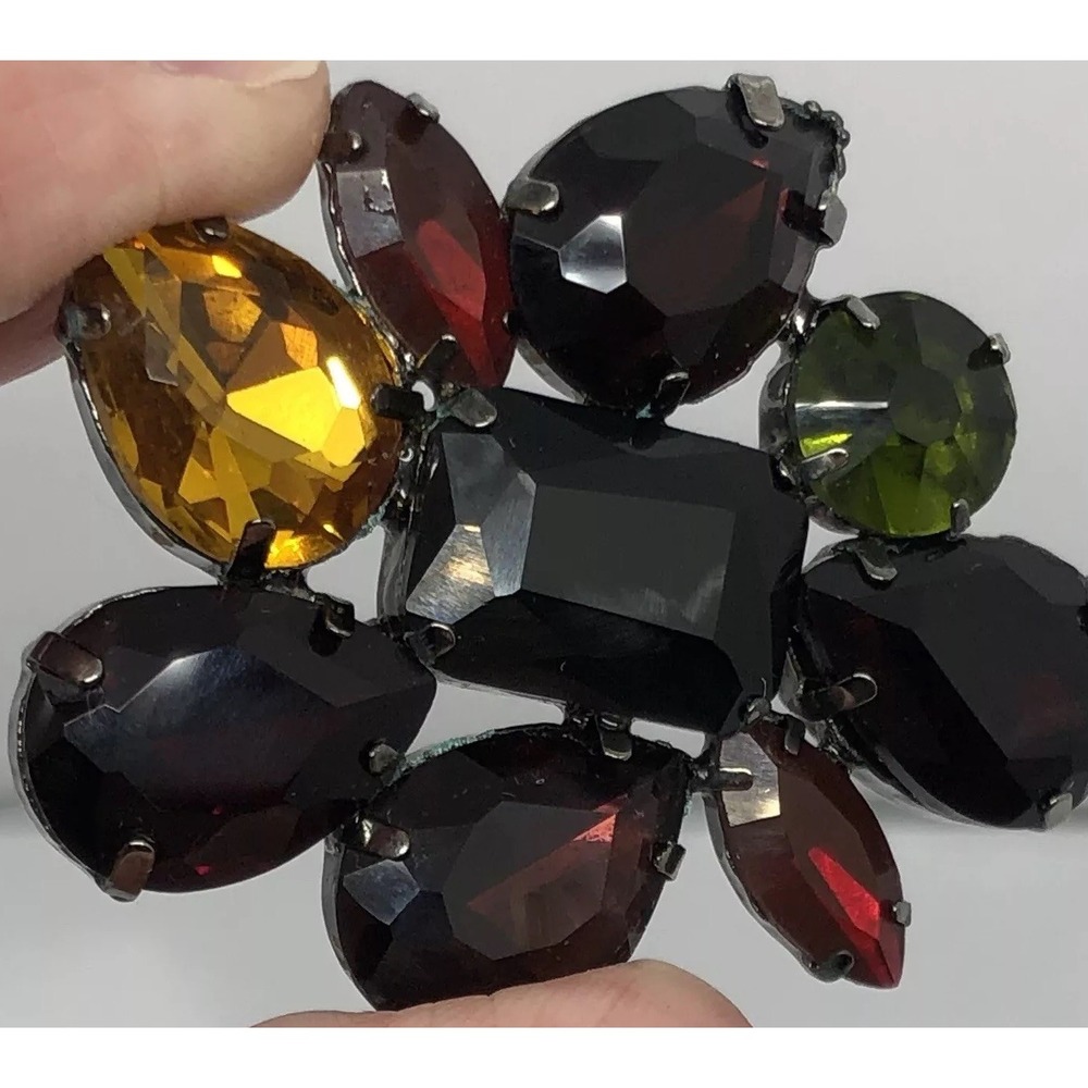 Estate Find Vintage Green Gold Garnet Red Rhinestone Flower Lapel Brooch Pin